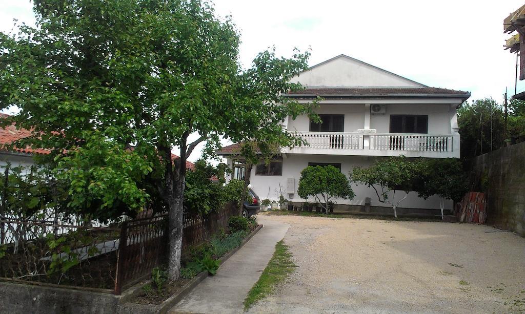 Guesthouse Sinani Улцинь Екстер'єр фото
