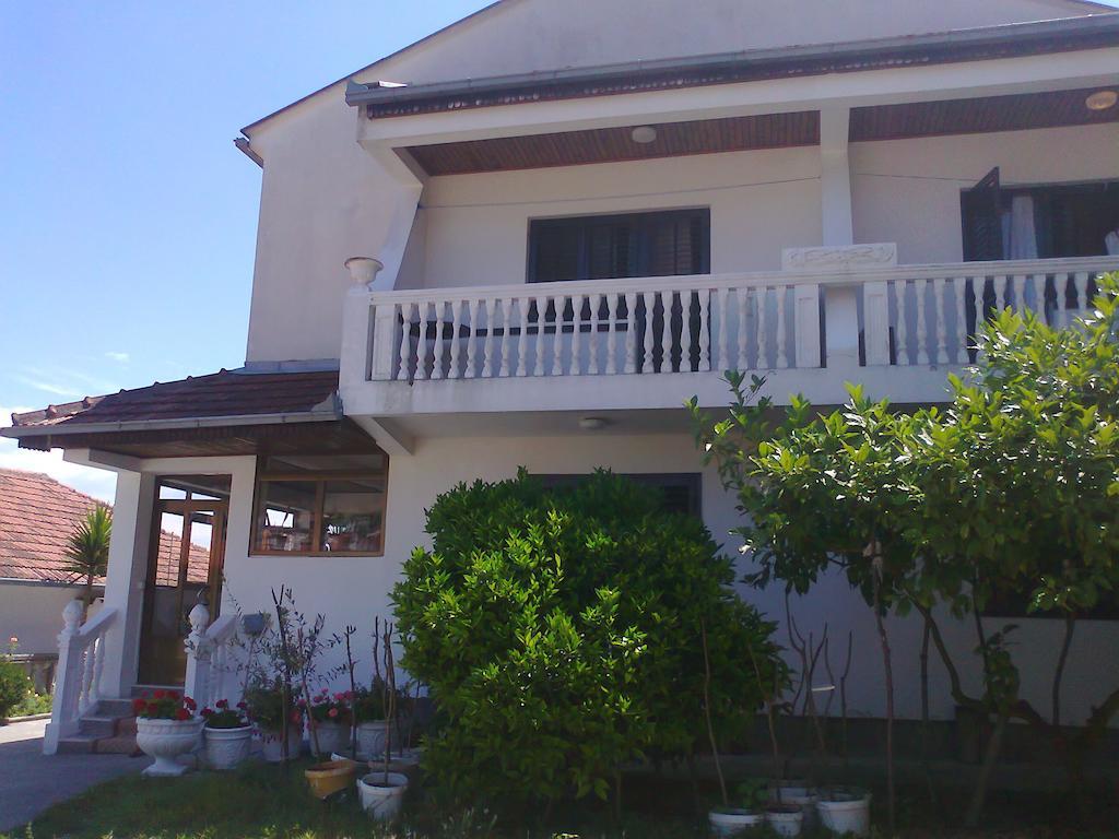 Guesthouse Sinani Улцинь Екстер'єр фото